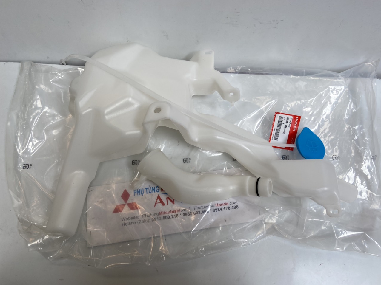 Bình nước rửa kính xe Honda CRV 2018